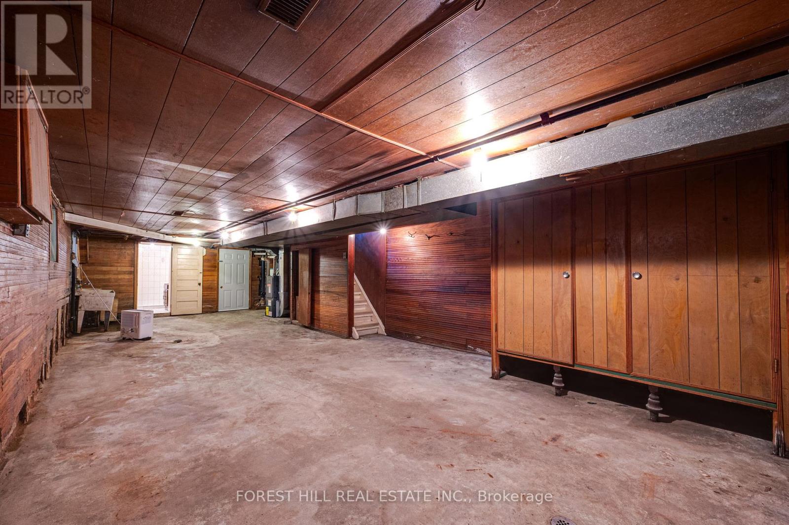 33 Hounslow Heath Road, Toronto, Ontario  M6N 1G7 - Photo 10 - W12373509