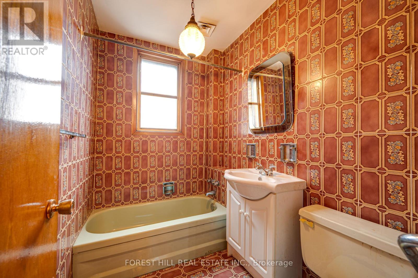 33 Hounslow Heath Road, Toronto, Ontario  M6N 1G7 - Photo 13 - W12373509