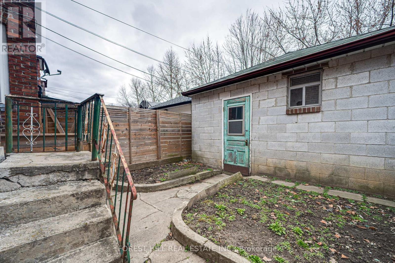 33 Hounslow Heath Road, Toronto, Ontario  M6N 1G7 - Photo 21 - W12373509
