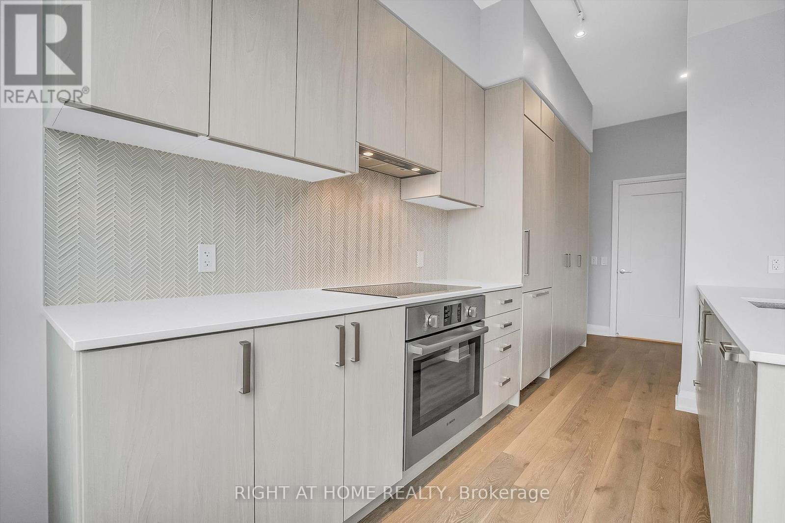 705 - 293 The Kingsway, Toronto, Ontario  M9A 0E8 - Photo 24 - W12373546