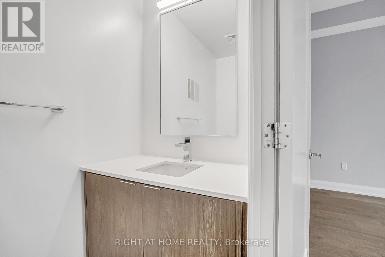 705 - 293 The Kingsway, Toronto, Ontario  M9A 0E8 - Photo 27 - W12373546