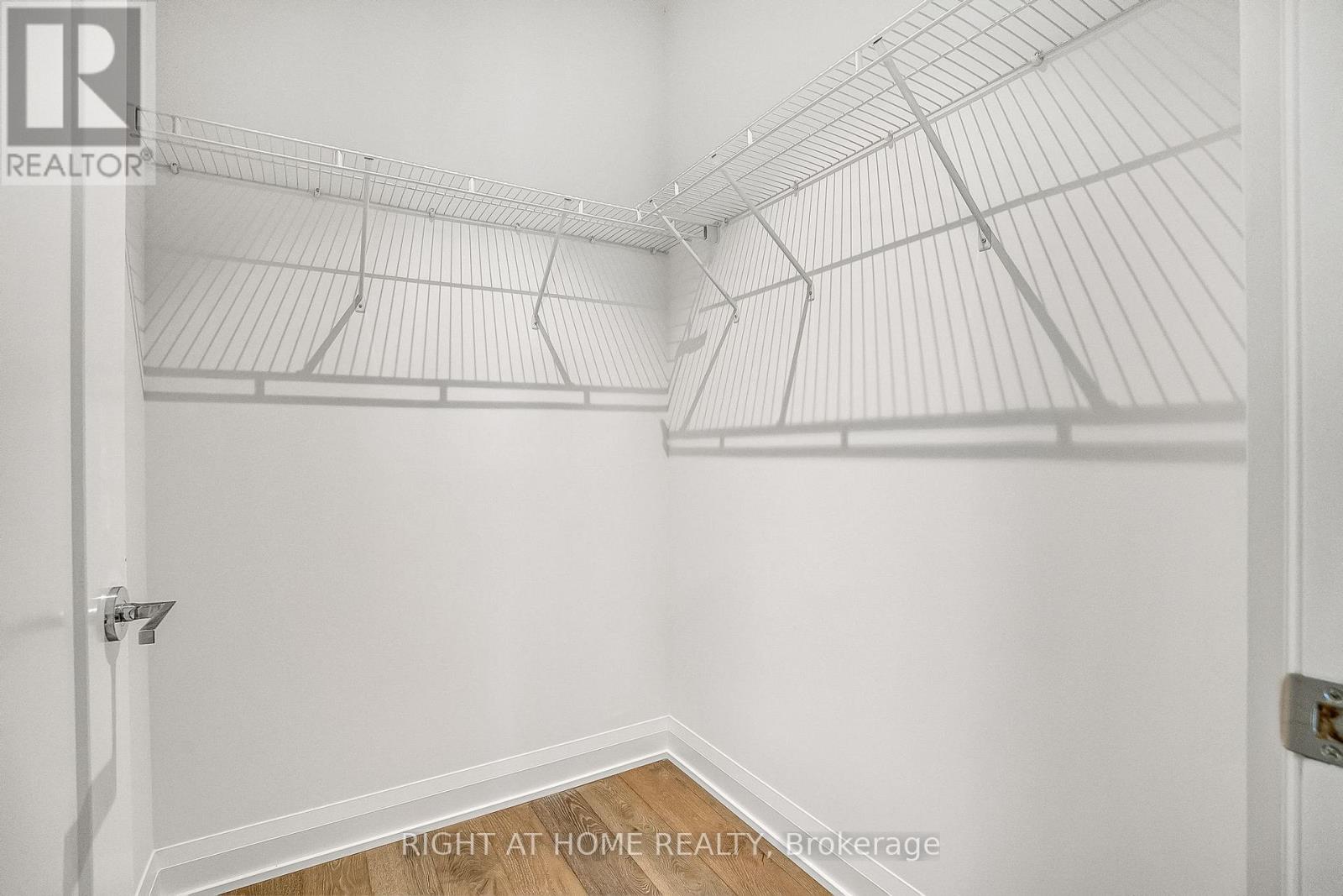 705 - 293 The Kingsway, Toronto, Ontario  M9A 0E8 - Photo 37 - W12373546