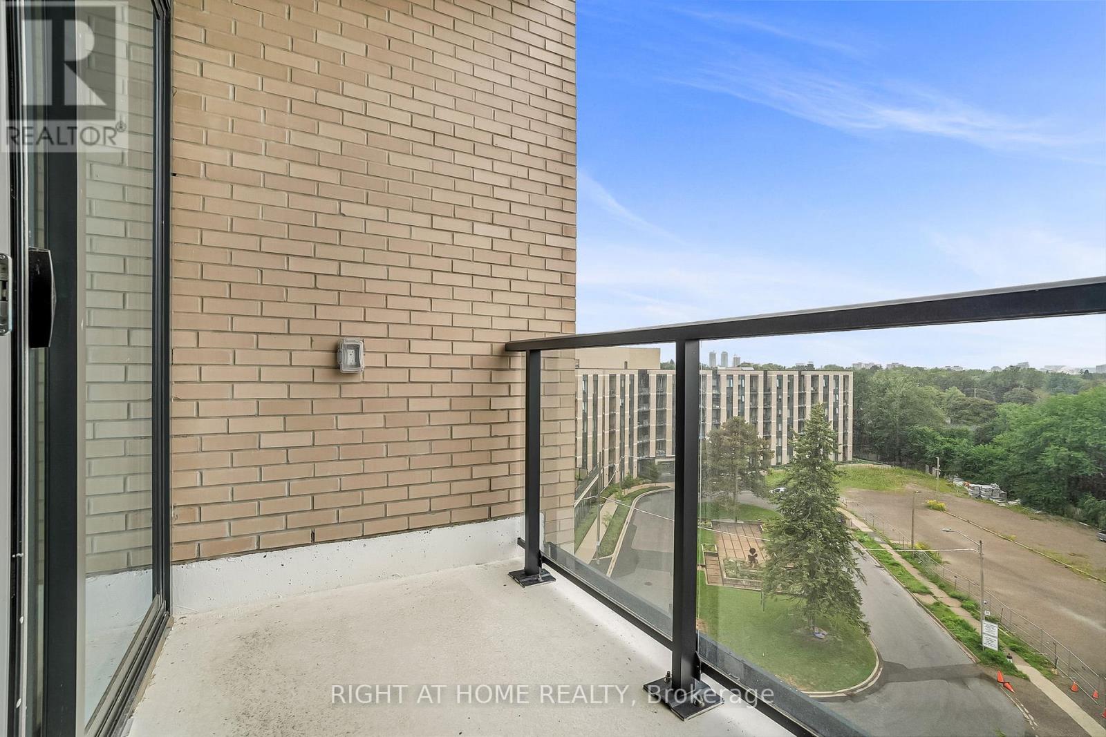 705 - 293 The Kingsway, Toronto, Ontario  M9A 0E8 - Photo 44 - W12373546