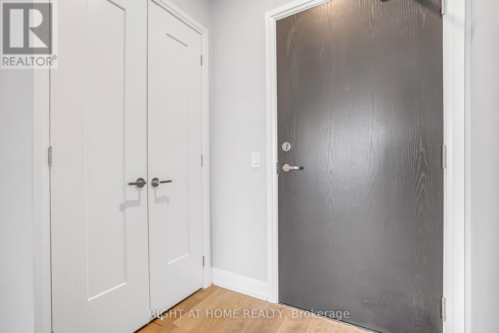 705 - 293 The Kingsway, Toronto, Ontario  M9A 0E8 - Photo 9 - W12373546