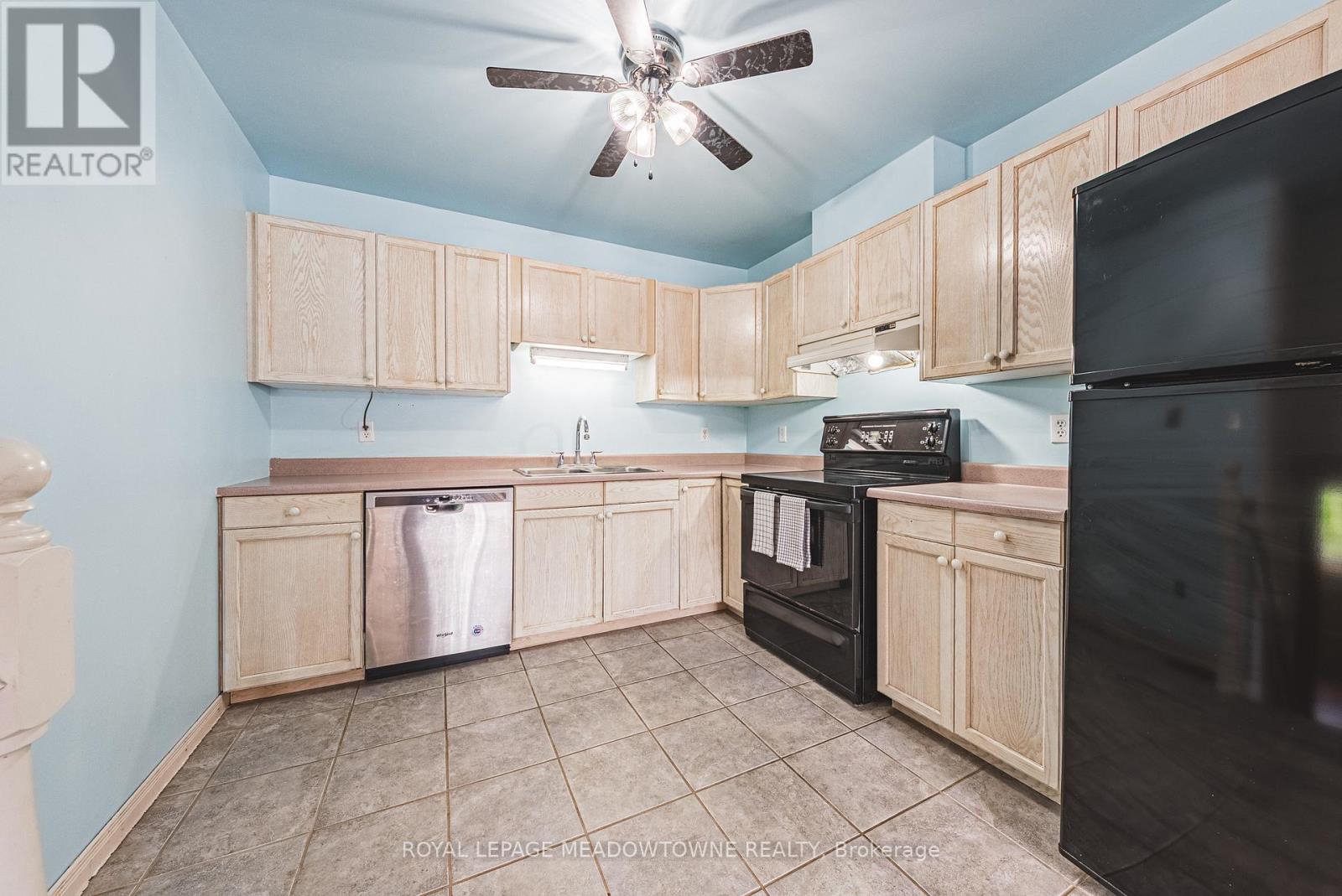 Property at 116 DYER COURT image 5