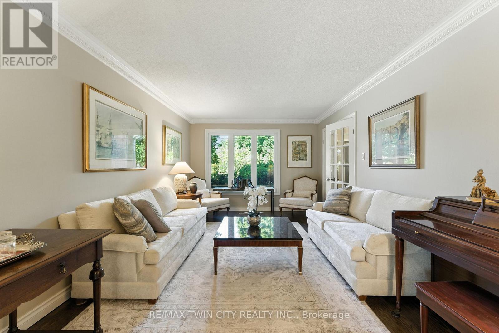 91 Abbey Close, Hamilton, Ontario  L9G 4K9 - Photo 10 - X12373517
