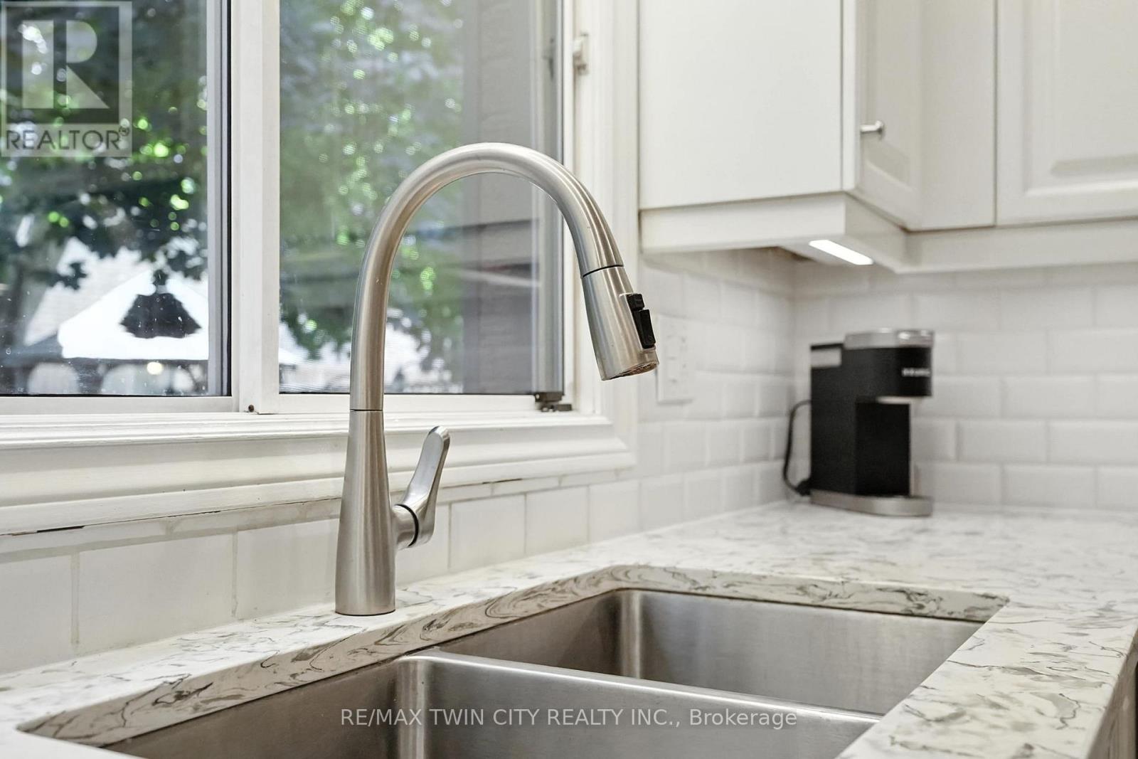 91 Abbey Close, Hamilton, Ontario  L9G 4K9 - Photo 17 - X12373517