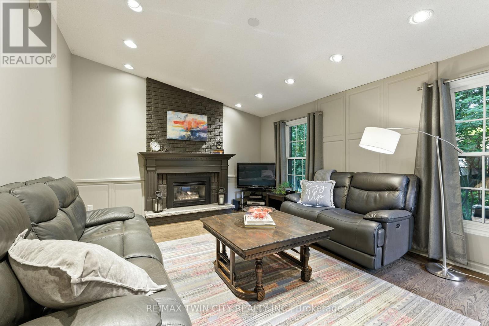 91 Abbey Close, Hamilton, Ontario  L9G 4K9 - Photo 22 - X12373517