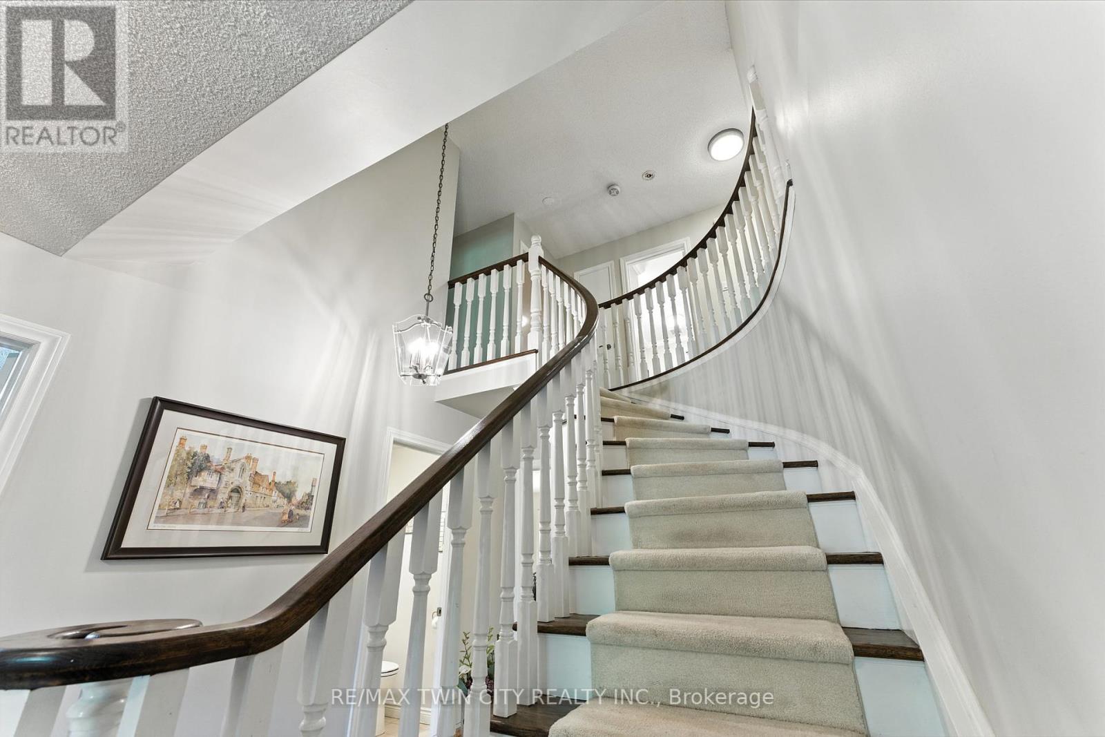 91 Abbey Close, Hamilton, Ontario  L9G 4K9 - Photo 27 - X12373517
