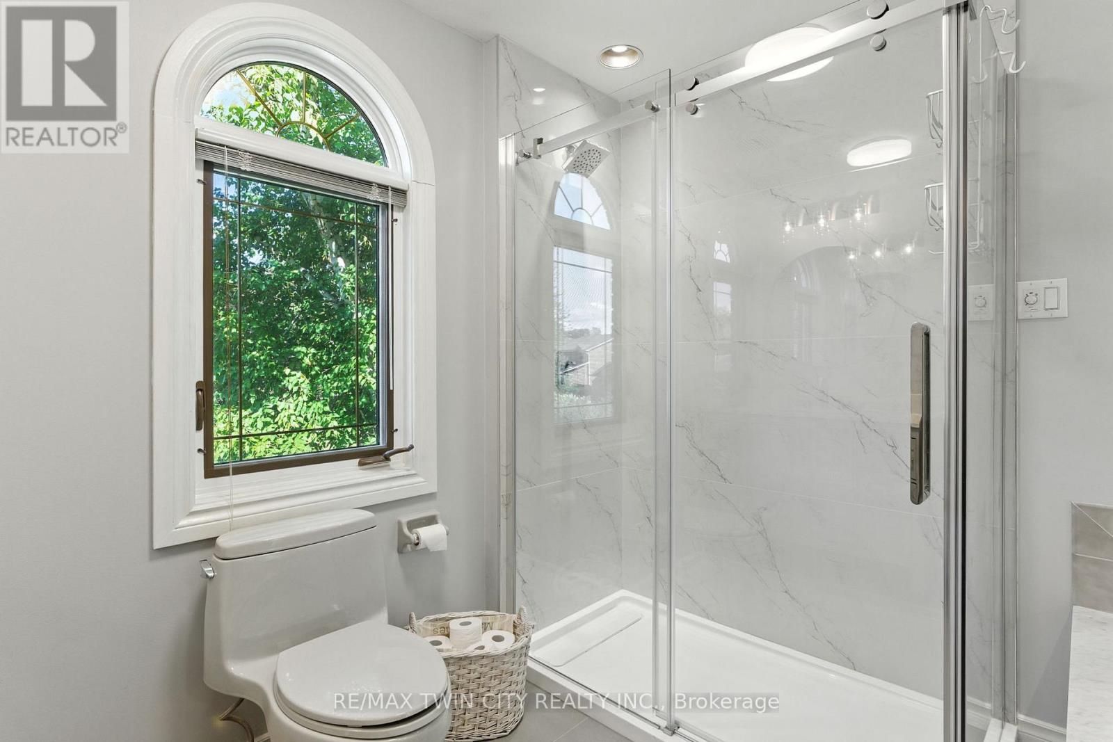 91 Abbey Close, Hamilton, Ontario  L9G 4K9 - Photo 35 - X12373517