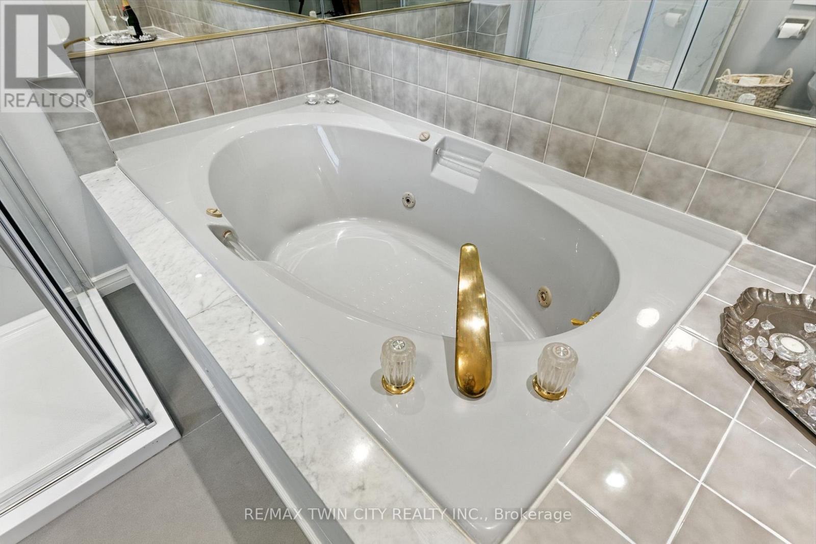 91 Abbey Close, Hamilton, Ontario  L9G 4K9 - Photo 37 - X12373517