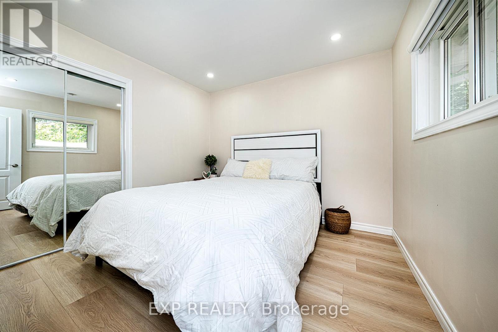 12 Cedar Point Road, Kawartha Lakes, Ontario  K0M 1G0 - Photo 19 - X12373583