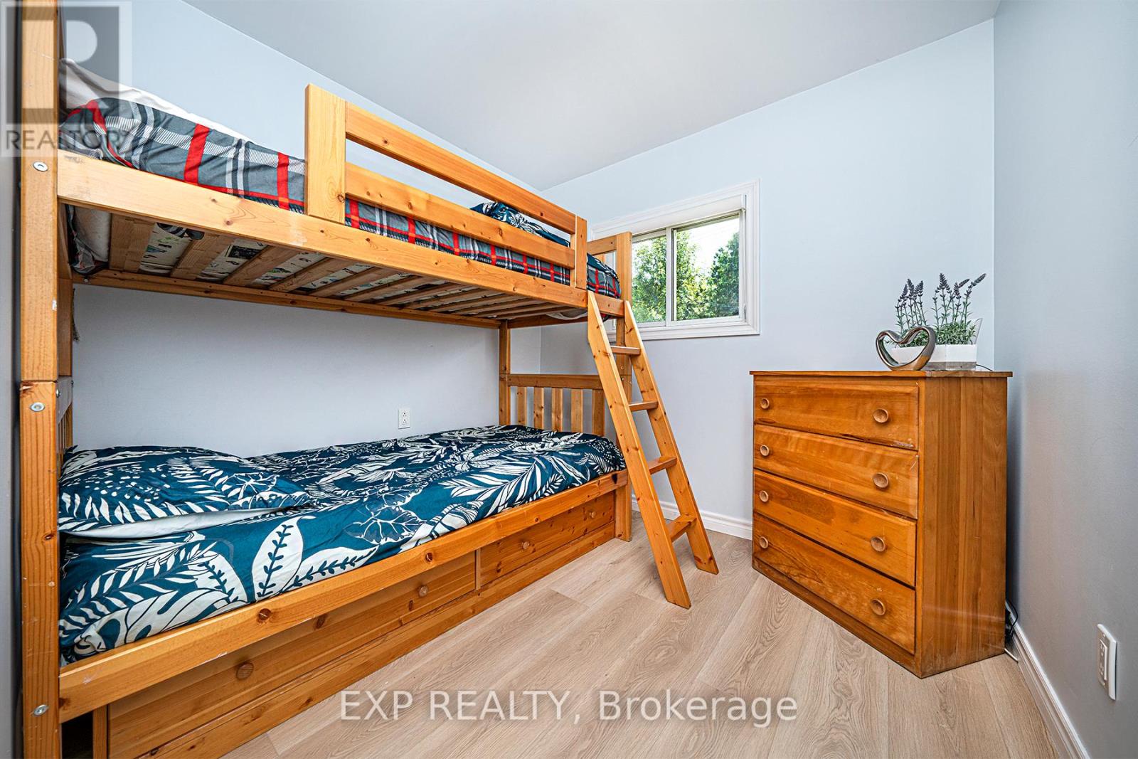 12 Cedar Point Road, Kawartha Lakes, Ontario  K0M 1G0 - Photo 25 - X12373583