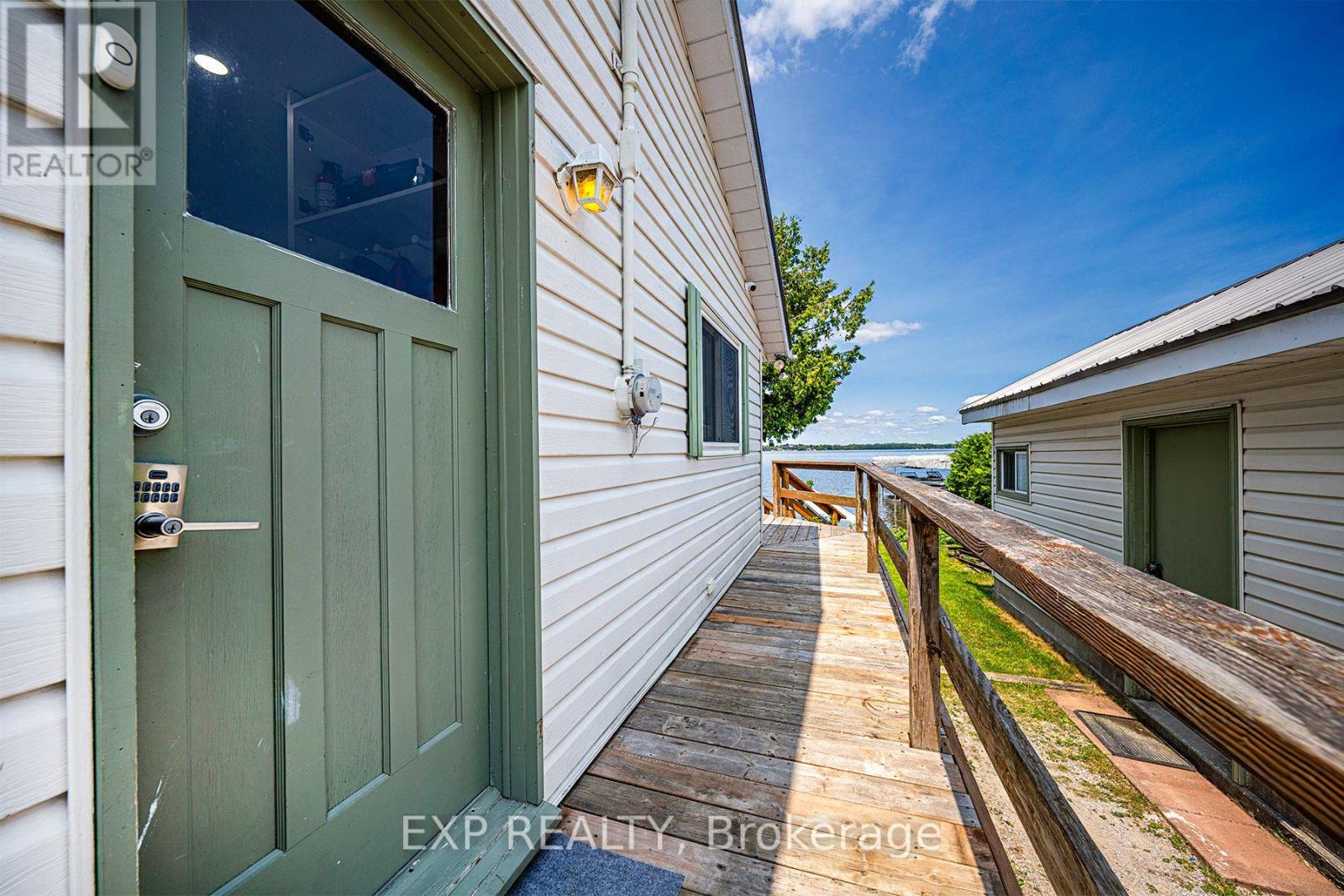 12 Cedar Point Road, Kawartha Lakes, Ontario  K0M 1G0 - Photo 7 - X12373583