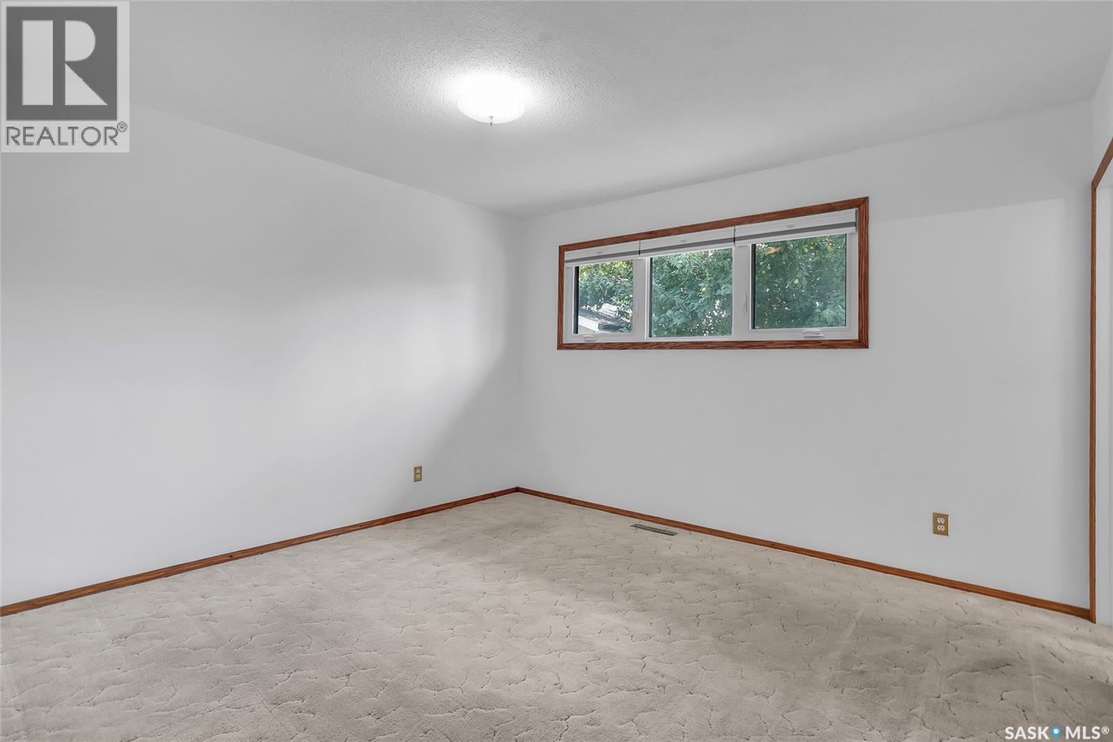 W 2707 33rd Street W, Saskatoon, Saskatchewan  S7J 4K7 - Photo 11 - SK017131