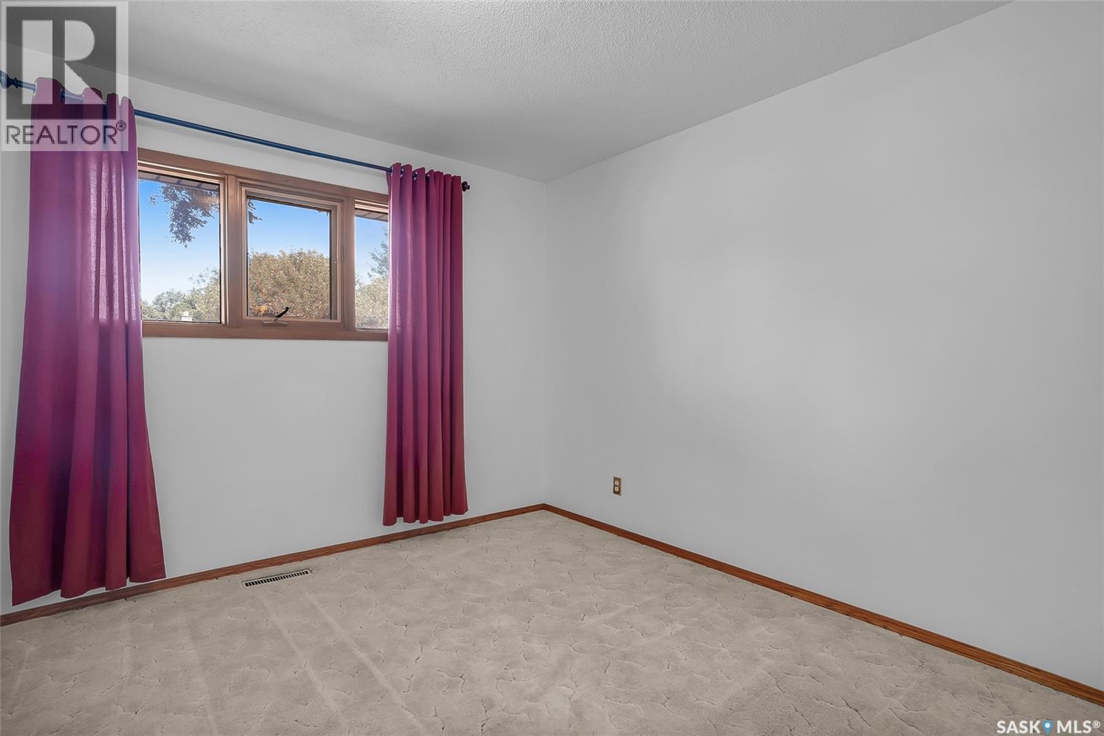 W 2707 33rd Street W, Saskatoon, Saskatchewan  S7J 4K7 - Photo 13 - SK017131