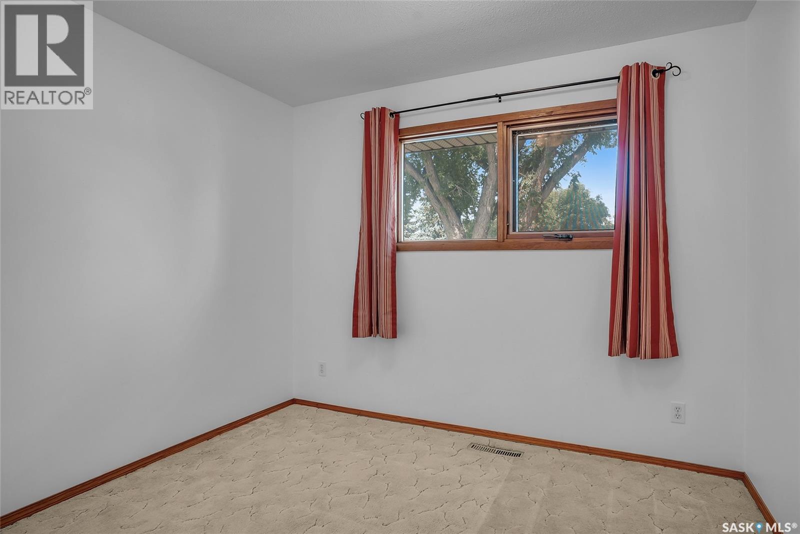 W 2707 33rd Street W, Saskatoon, Saskatchewan  S7J 4K7 - Photo 15 - SK017131