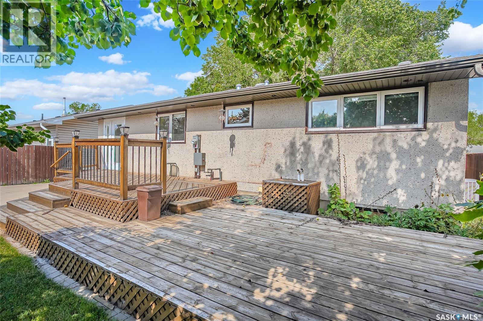 W 2707 33rd Street W, Saskatoon, Saskatchewan  S7J 4K7 - Photo 32 - SK017131
