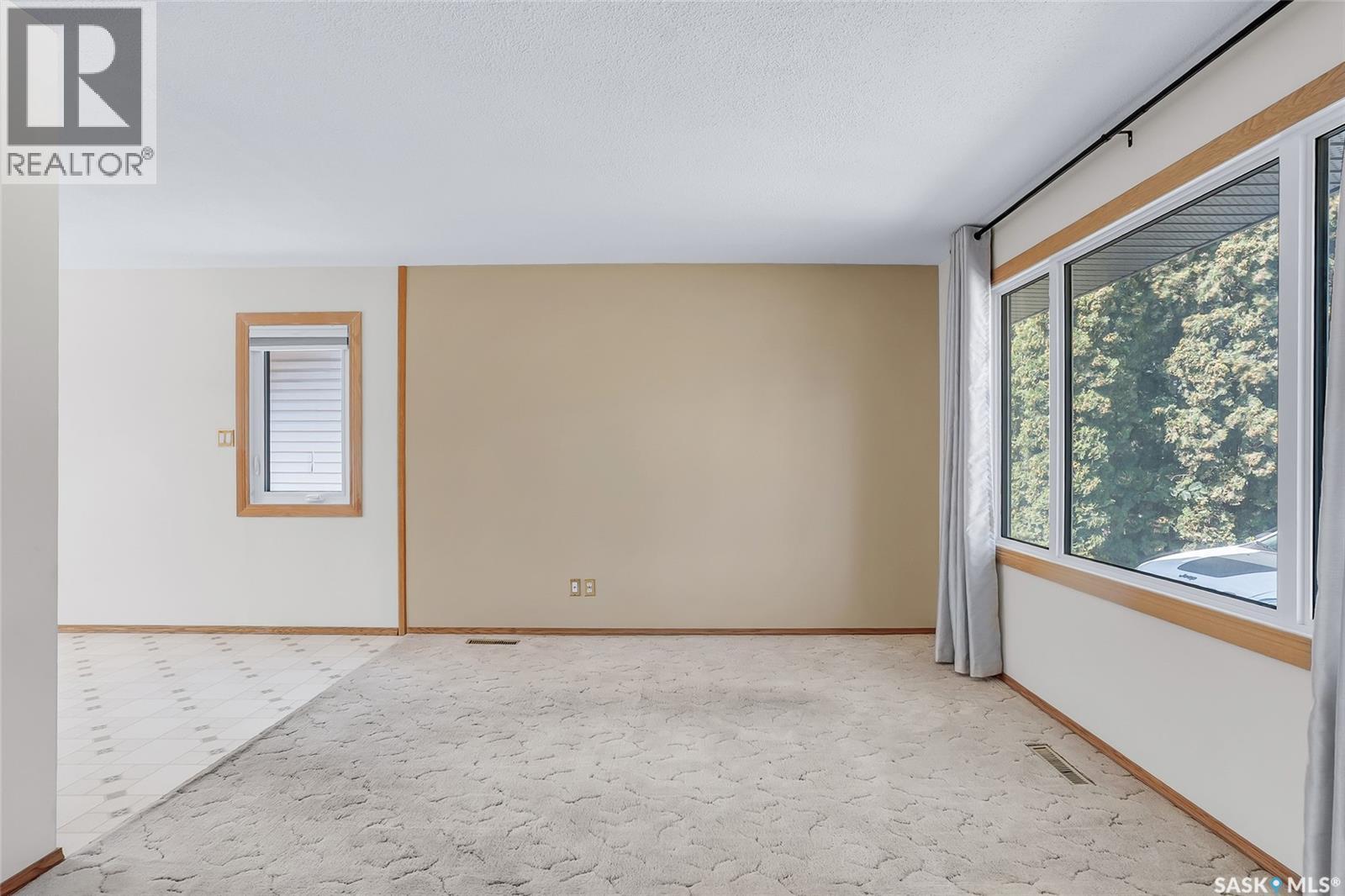 W 2707 33rd Street W, Saskatoon, Saskatchewan  S7J 4K7 - Photo 4 - SK017131