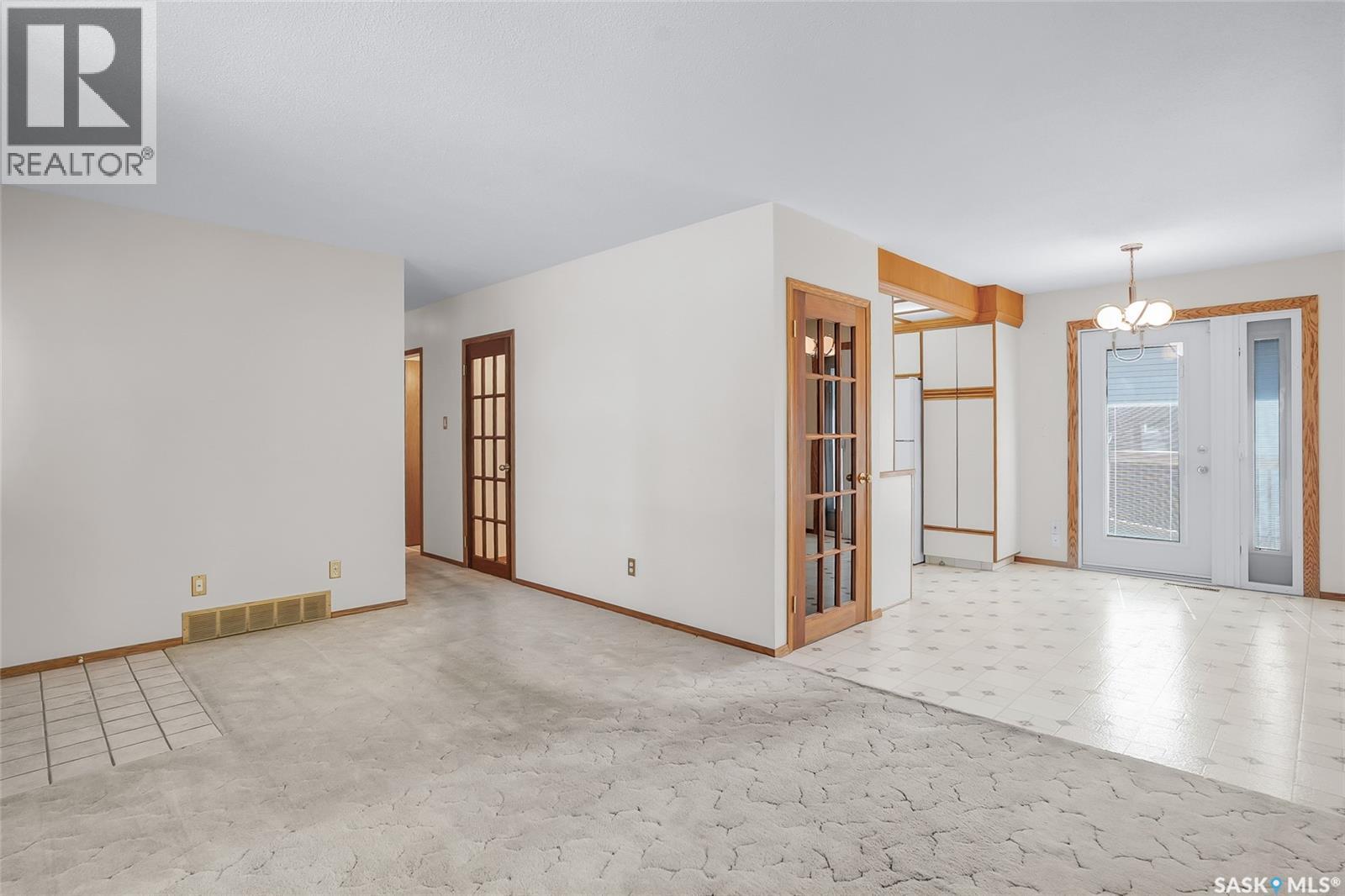 W 2707 33rd Street W, Saskatoon, Saskatchewan  S7J 4K7 - Photo 5 - SK017131