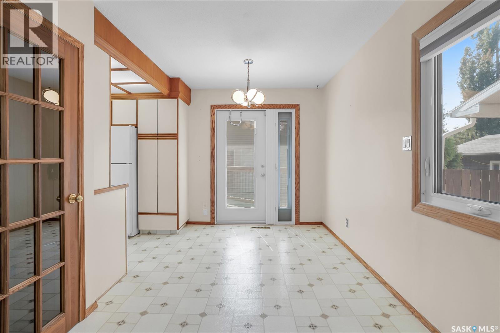 W 2707 33rd Street W, Saskatoon, Saskatchewan  S7J 4K7 - Photo 6 - SK017131
