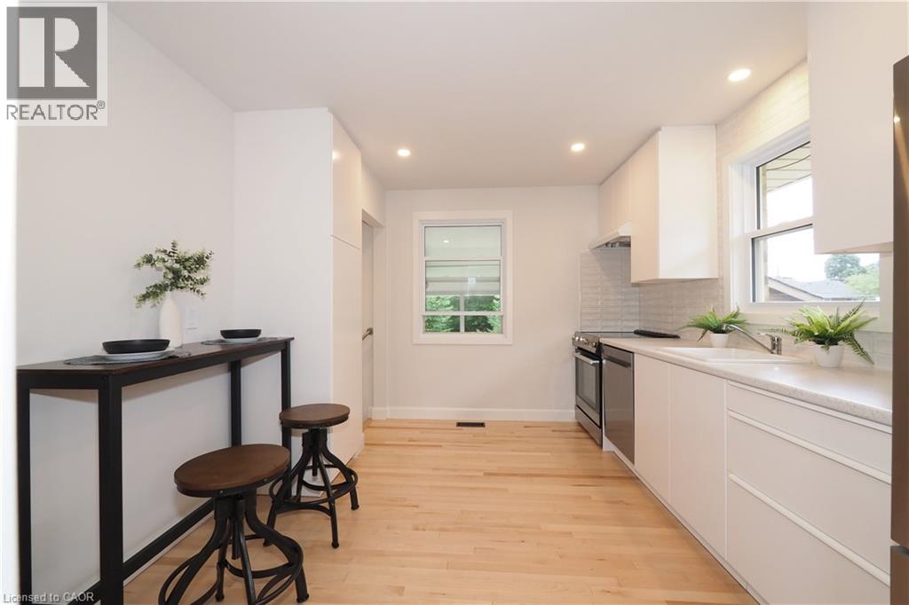 383 Dumfries Avenue, Kitchener, Ontario  N2H 2E9 - Photo 9 - 40765090