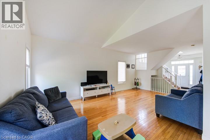 Photo 5 of 24 for 979 Queensborough Court