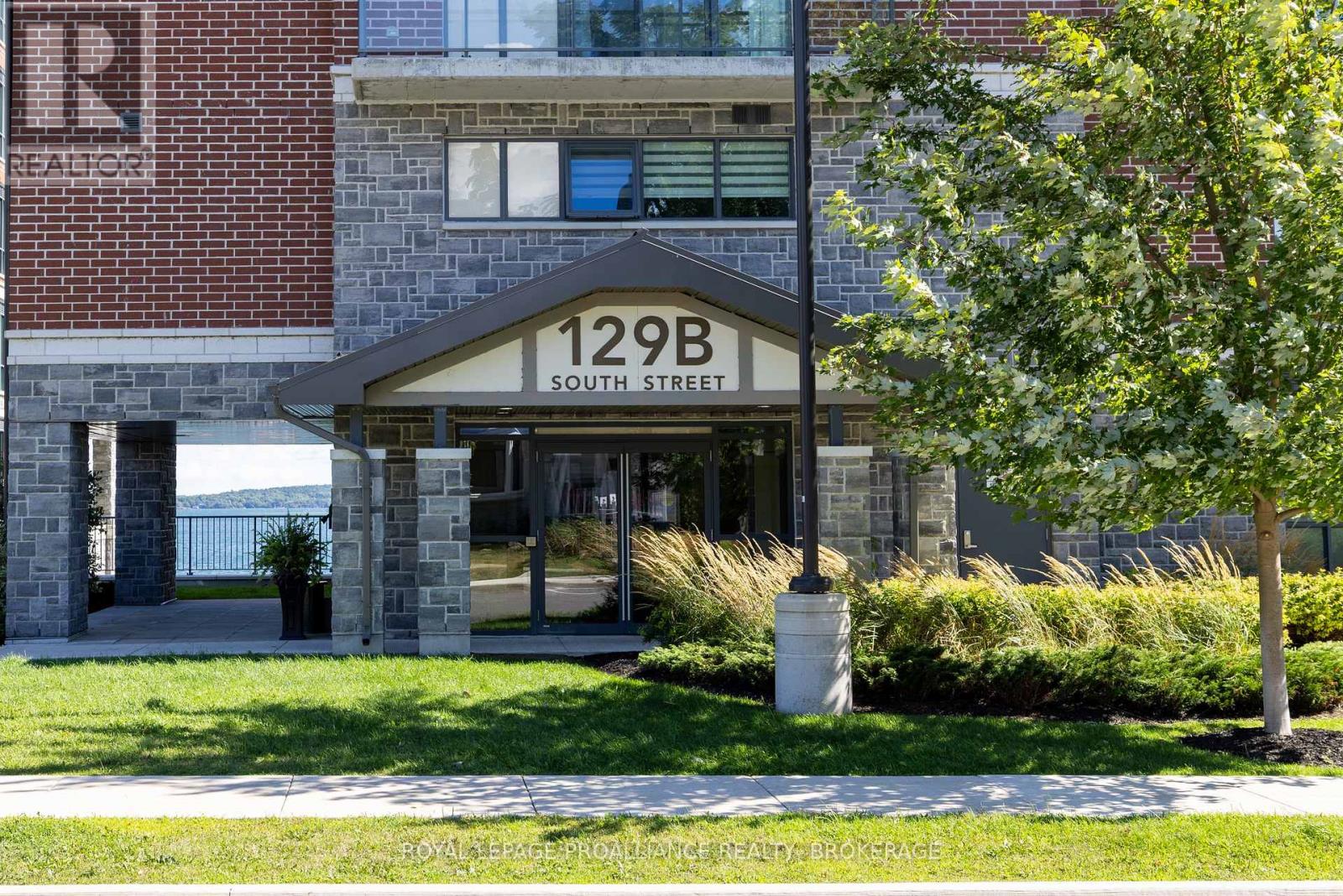 418 - 129b South Street, Gananoque, Ontario  K7G 0B1 - Photo 2 - X12373851