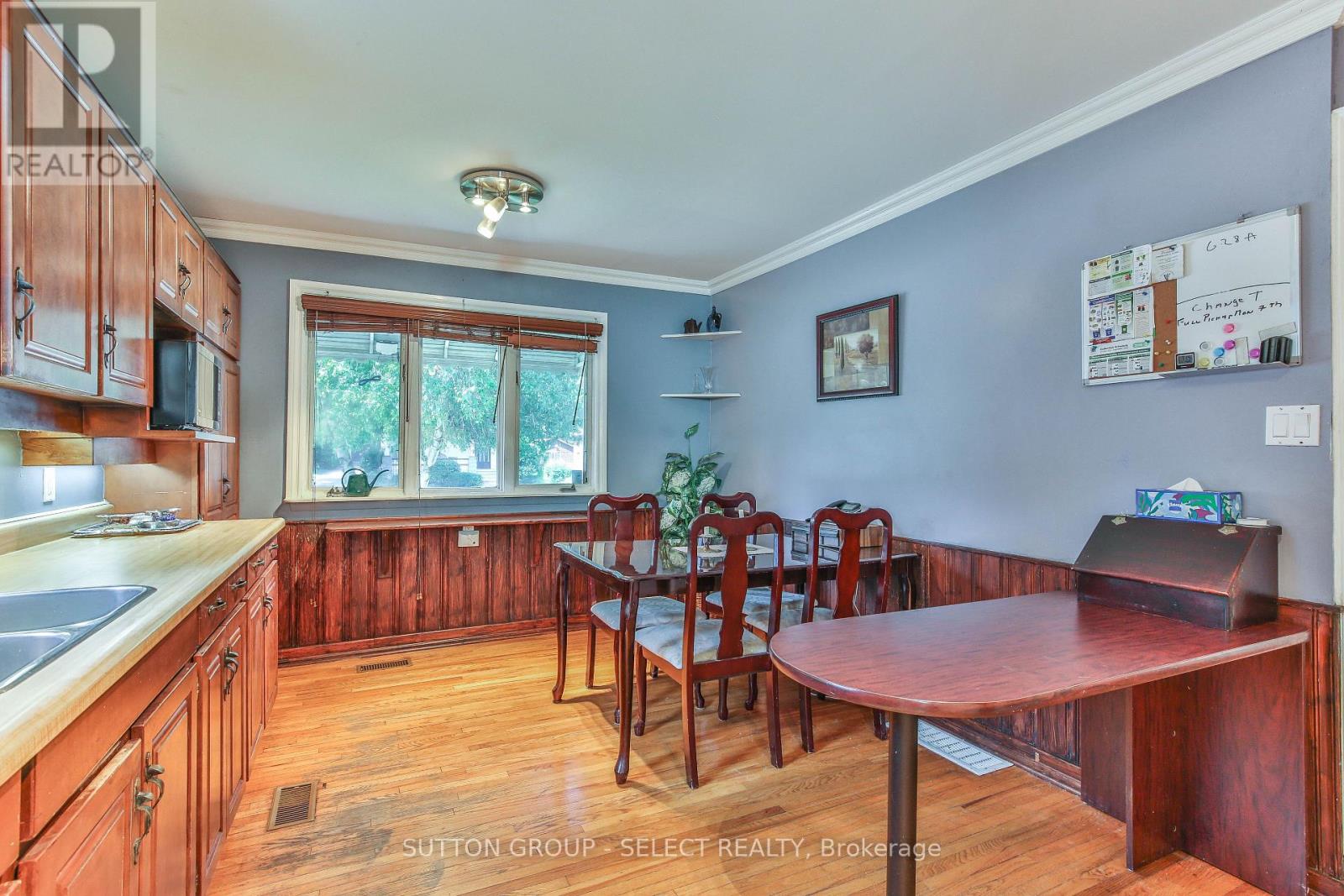 25 Foster Avenue, London North, Ontario  N6H 2K7 - Photo 10 - X12373878
