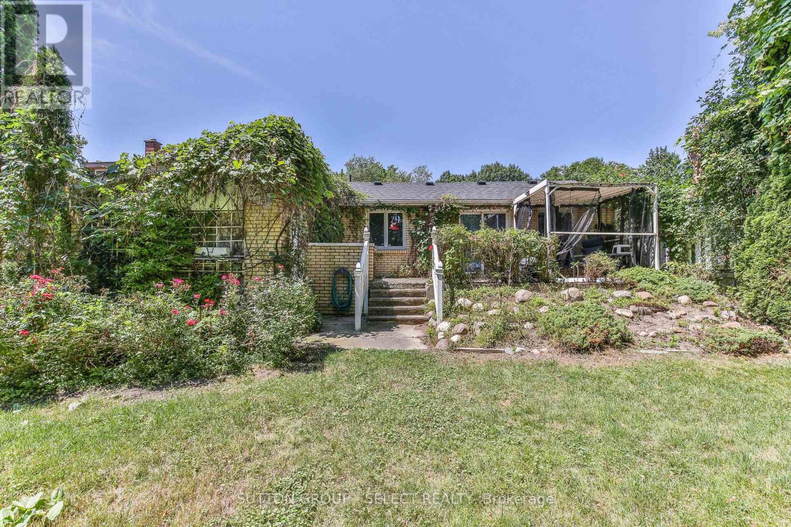 25 Foster Avenue, London North, Ontario  N6H 2K7 - Photo 29 - X12373878