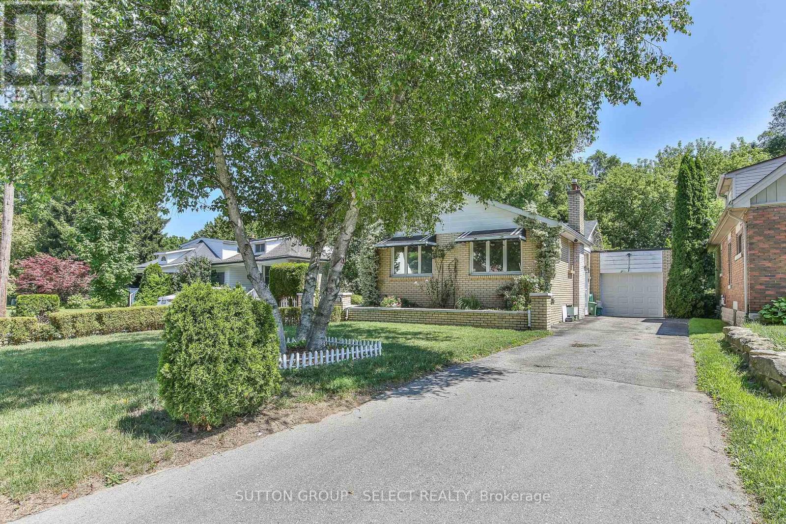 25 Foster Avenue, London North, Ontario  N6H 2K7 - Photo 3 - X12373878
