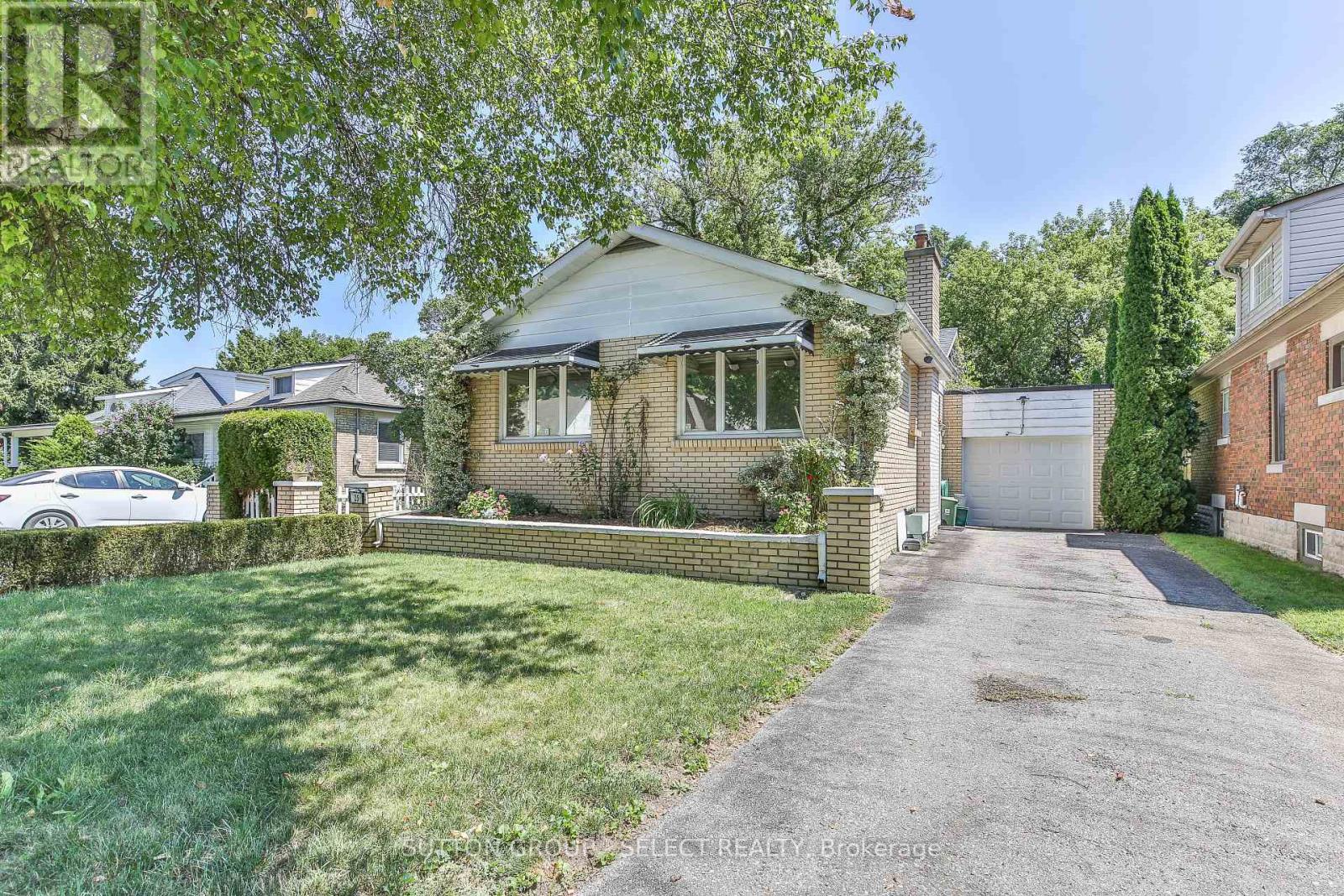 25 Foster Avenue, London North, Ontario  N6H 2K7 - Photo 4 - X12373878