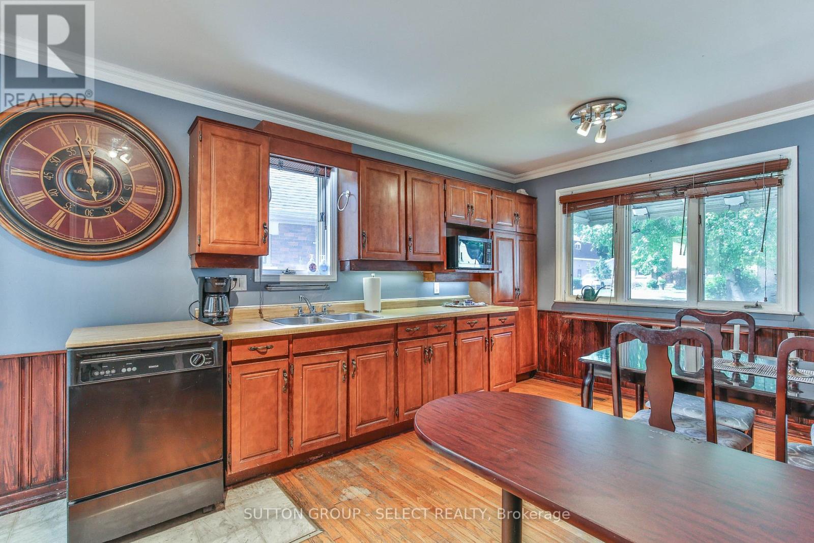 25 Foster Avenue, London North, Ontario  N6H 2K7 - Photo 9 - X12373878