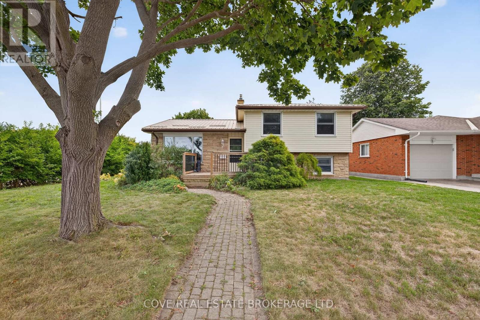 2 ASPEN AVENUE, St. Thomas, Ontario
