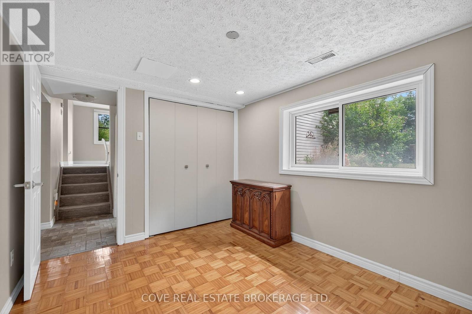 2 Aspen Avenue, St. Thomas, Ontario  N5R 5G4 - Photo 24 - X12373916