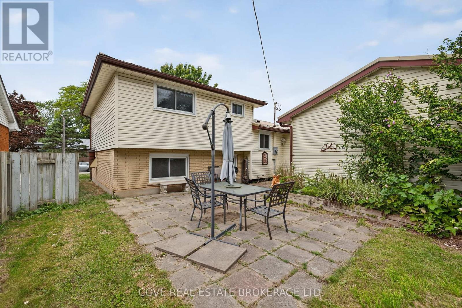 2 Aspen Avenue, St. Thomas, Ontario  N5R 5G4 - Photo 27 - X12373916