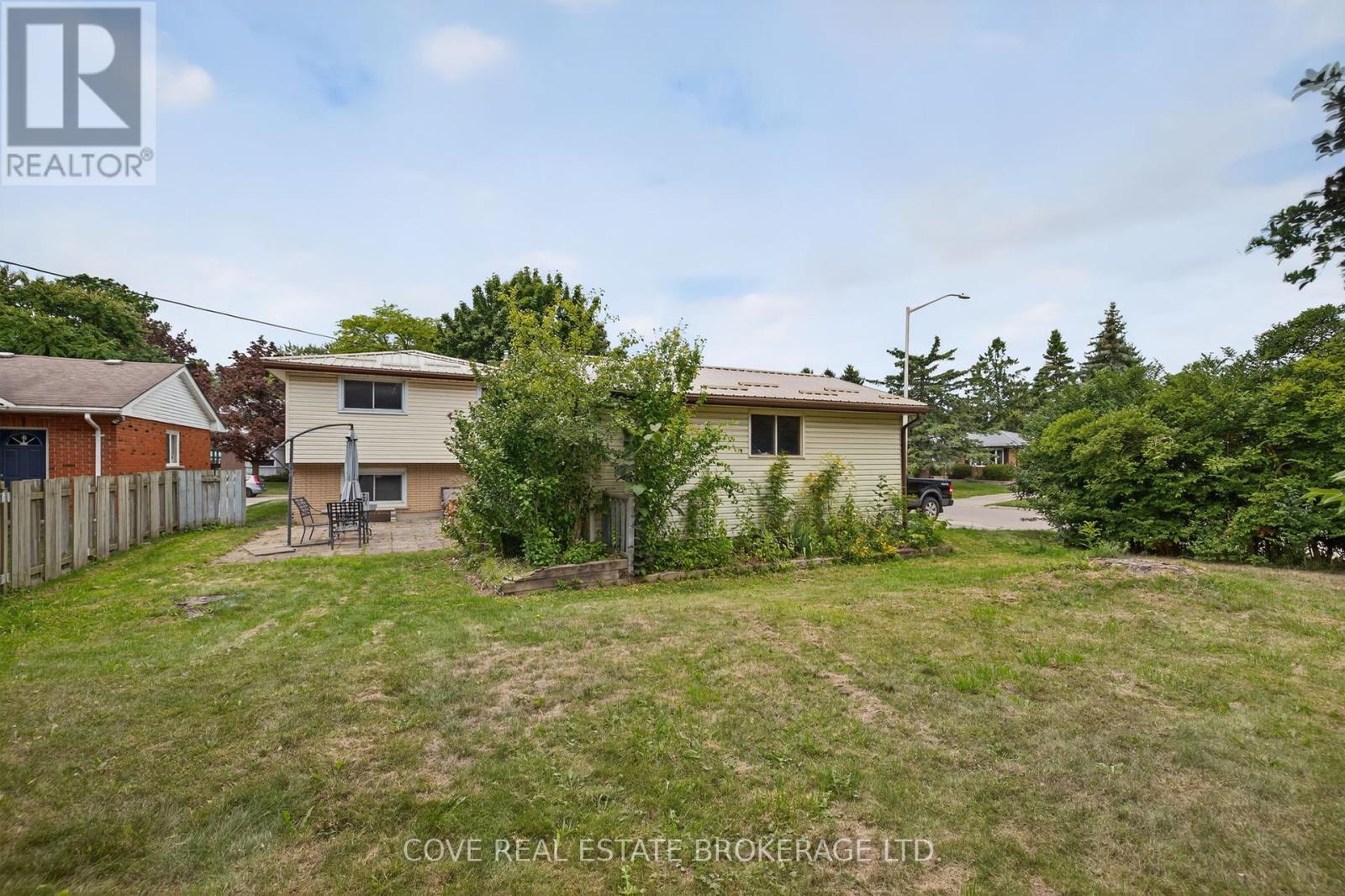 2 Aspen Avenue, St. Thomas, Ontario  N5R 5G4 - Photo 28 - X12373916