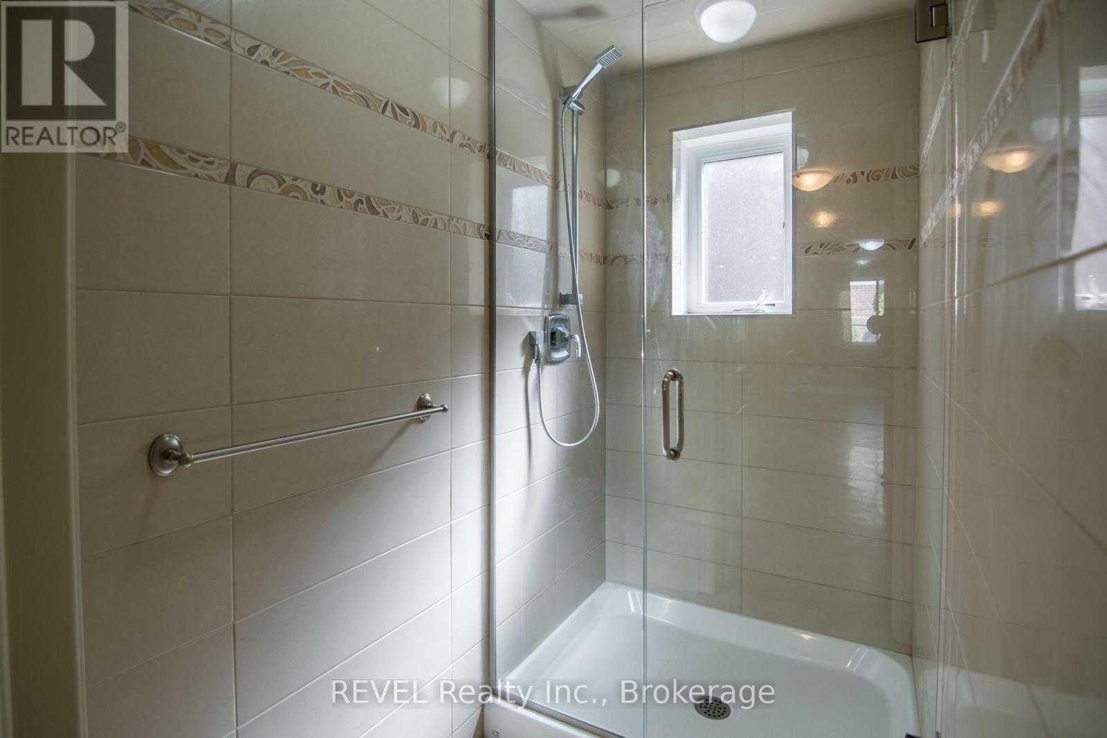123 Michelle Court, Welland, Ontario  L3C 0A2 - Photo 34 - X12373891
