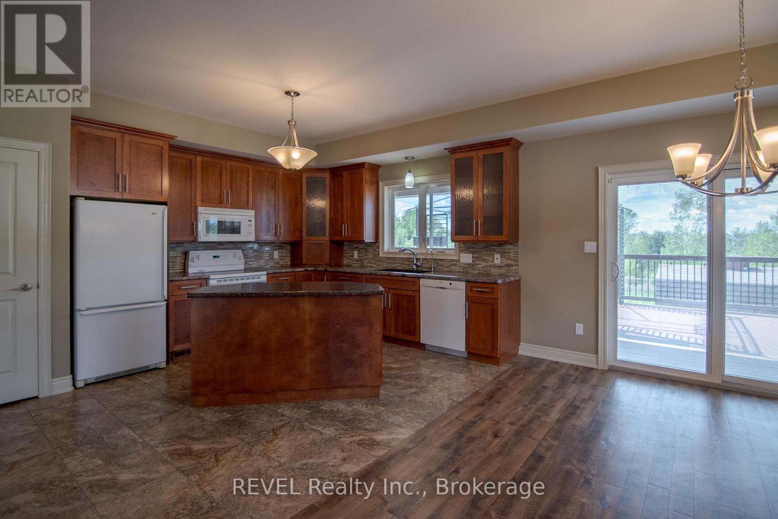 123 Michelle Court, Welland, Ontario  L3C 0A2 - Photo 7 - X12373891
