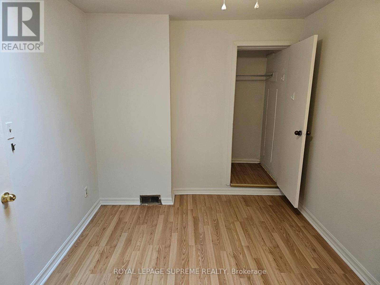 Upper - 806 College Street, Toronto, Ontario  M6E 4R1 - Photo 14 - C12373660