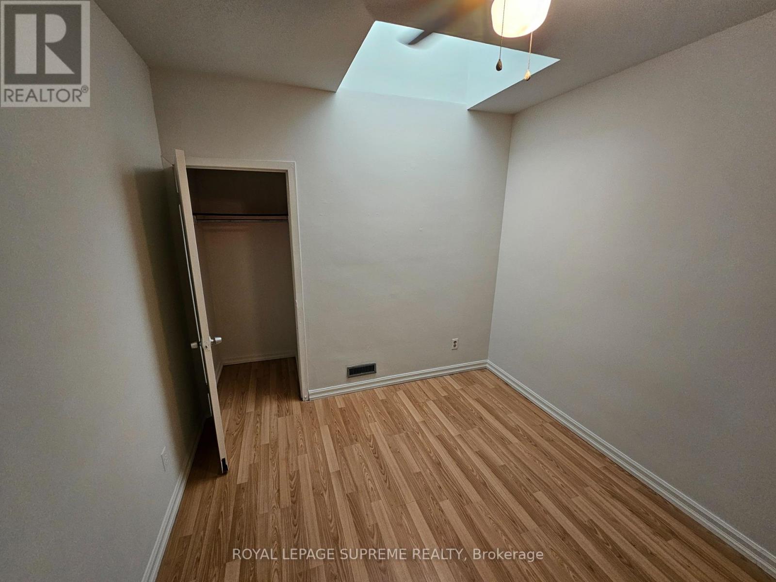 Upper - 806 College Street, Toronto, Ontario  M6E 4R1 - Photo 17 - C12373660