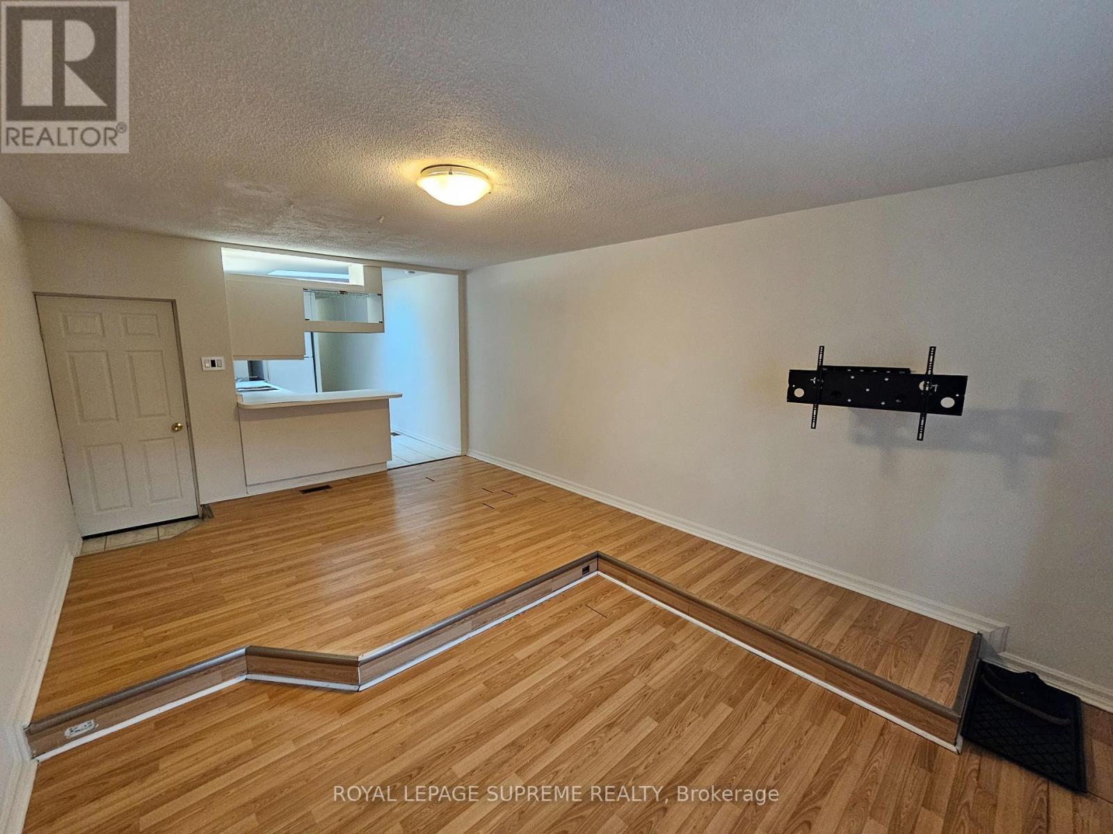 Upper - 806 College Street, Toronto, Ontario  M6E 4R1 - Photo 3 - C12373660