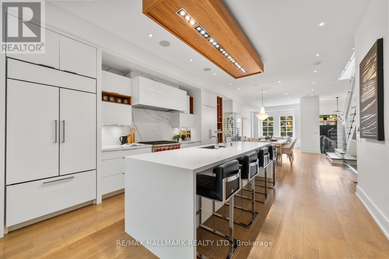 62 St Germain Avenue, Toronto, Ontario  M5M 1V8 - Photo 14 - C12373663