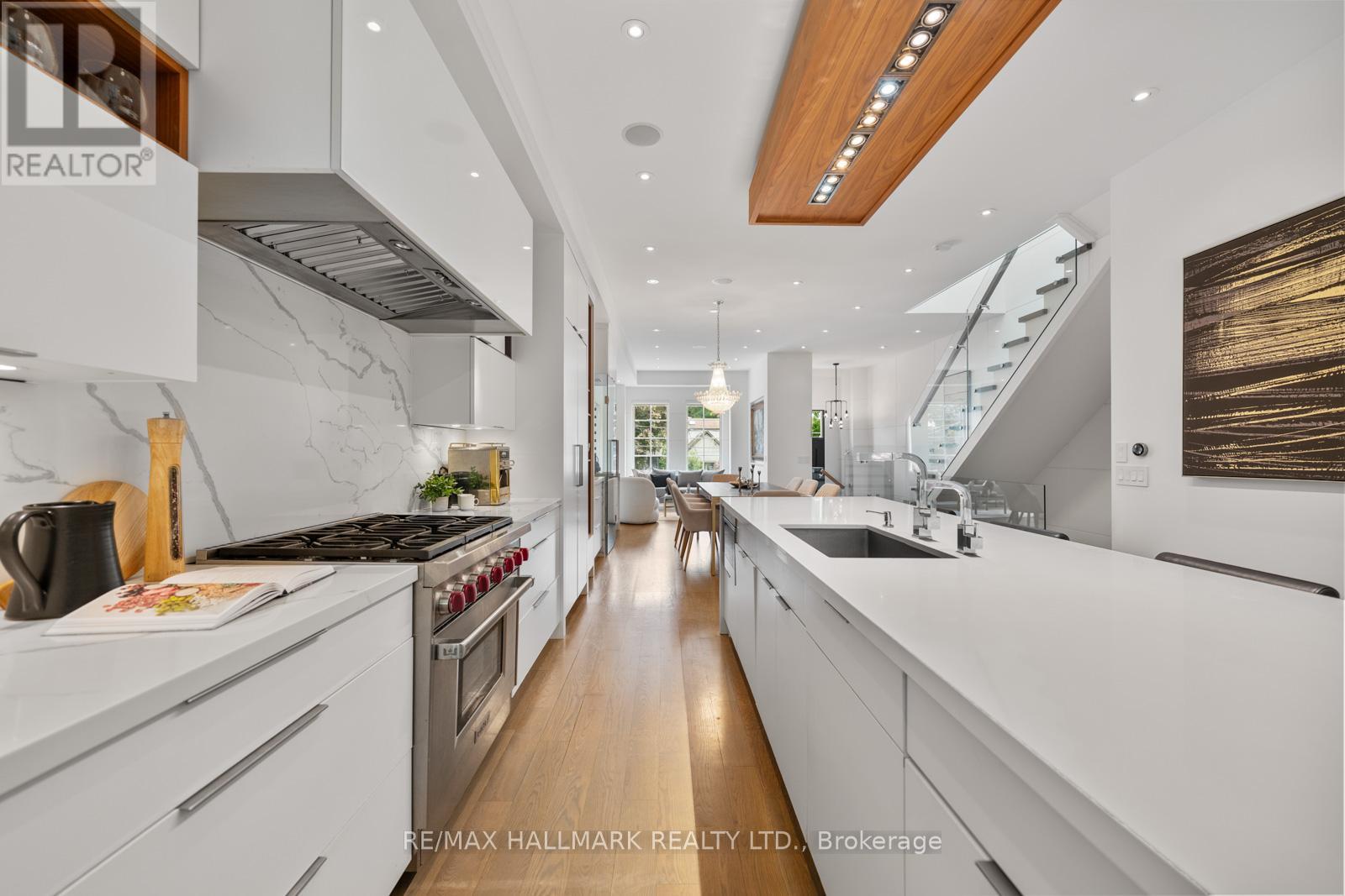 62 St Germain Avenue, Toronto, Ontario  M5M 1V8 - Photo 15 - C12373663