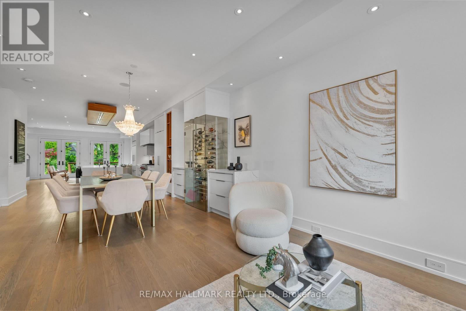 62 St Germain Avenue, Toronto, Ontario  M5M 1V8 - Photo 6 - C12373663