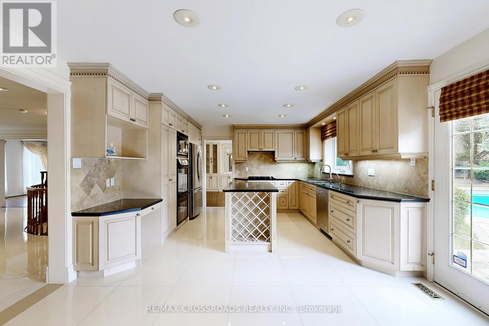 58 Cosmic Drive, Toronto, Ontario  M3B 3G2 - Photo 12 - C12373666