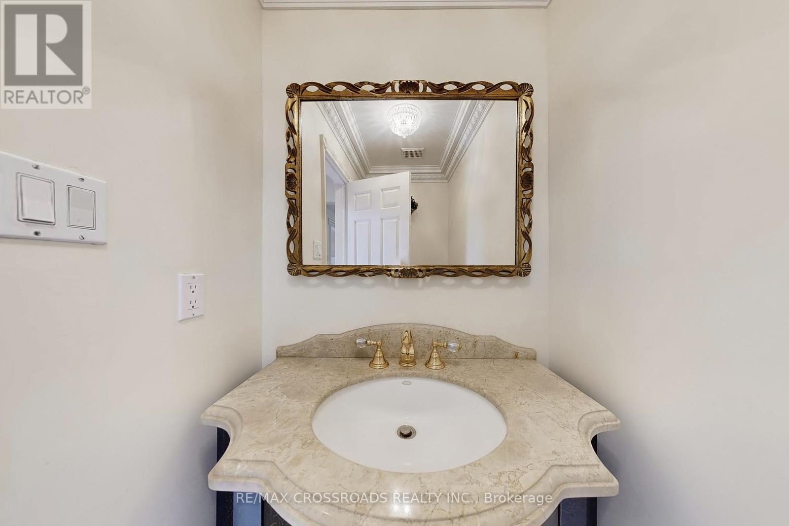 58 Cosmic Drive, Toronto, Ontario  M3B 3G2 - Photo 15 - C12373666