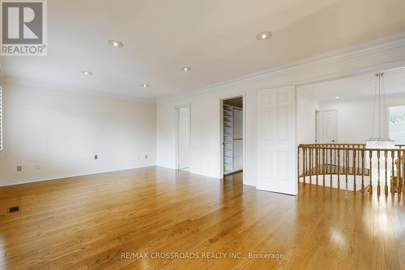 58 Cosmic Drive, Toronto, Ontario  M3B 3G2 - Photo 18 - C12373666