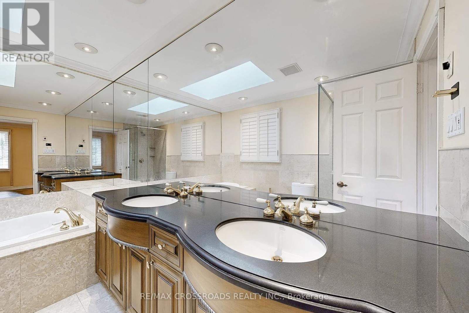 58 Cosmic Drive, Toronto, Ontario  M3B 3G2 - Photo 21 - C12373666