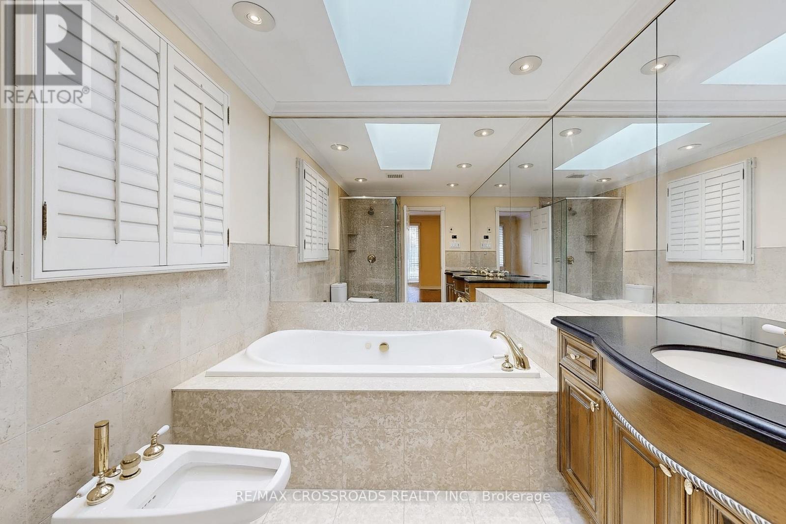 58 Cosmic Drive, Toronto, Ontario  M3B 3G2 - Photo 22 - C12373666
